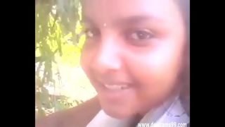 Beautiful Desi Girl’s Boobs Show and Press In Park Amateur Cam Hot