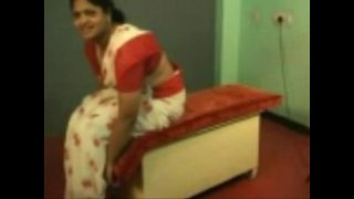 horny indian bhabhi having hardcore fucking on massage table with her costumer