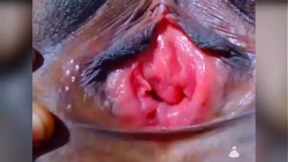 very close up pinki pussie exposing video pussy lips spreads